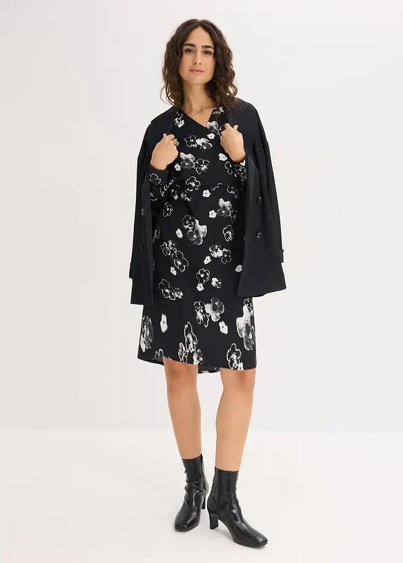 &Scaron;aty ze spl&yacute;vav&eacute;ho sat&eacute;nu, bonprix