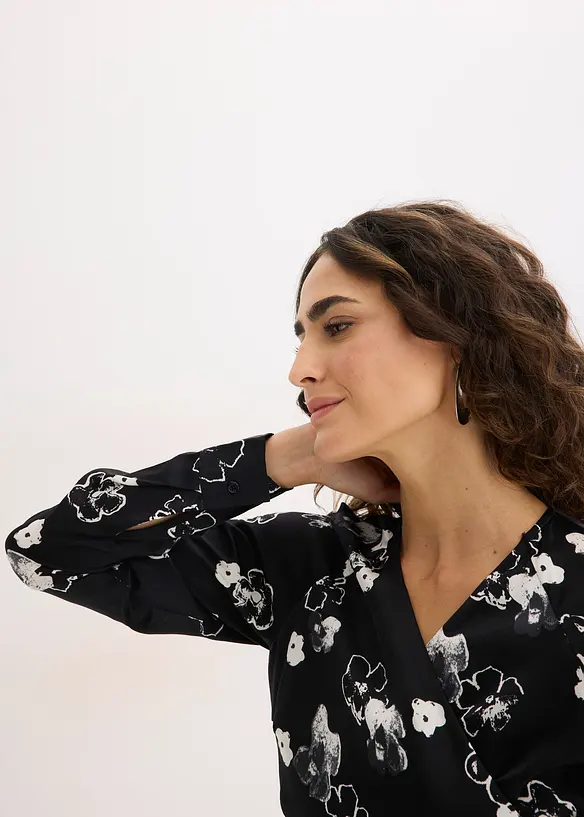 &Scaron;aty ze spl&yacute;vav&eacute;ho sat&eacute;nu, bonprix