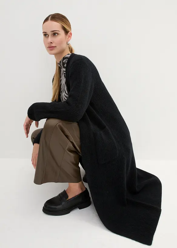 Pleten&yacute; kab&aacute;t s vlnou z alpaky, bonprix